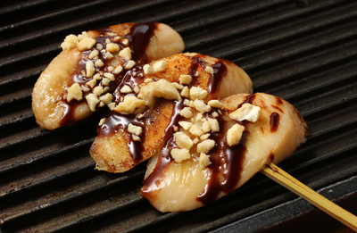 焼きバナナとカシューナッツ チョコソース
